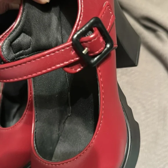 EUC  burgundy block heel Mary Jane’s - Picture 7 of 9
